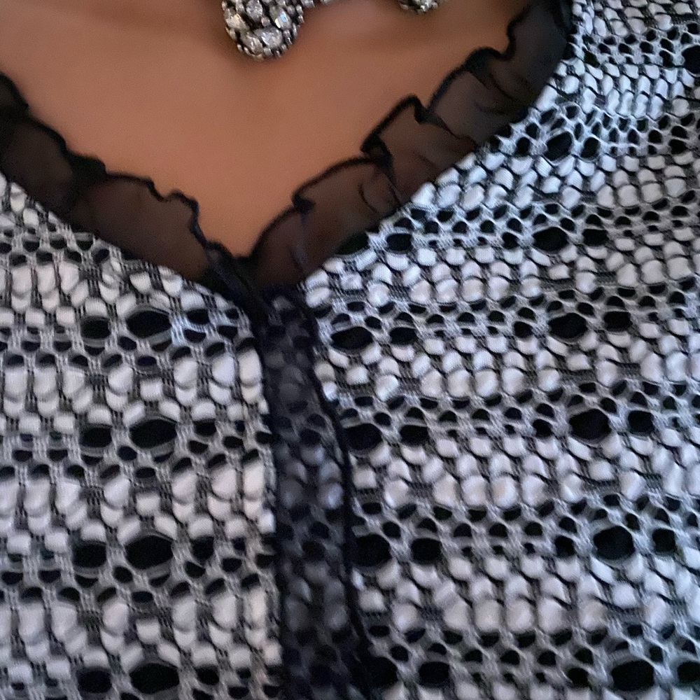Top by Nicole size large - Picture 3 of 6